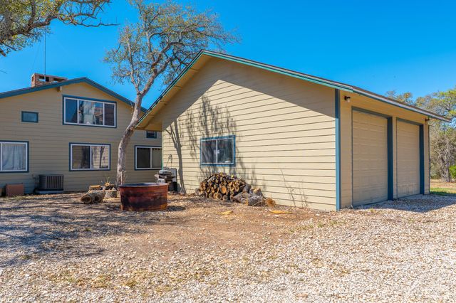 2700 County Road 224, Florence, TX 76527