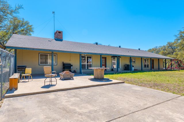2700 County Road 224, Florence, TX 76527