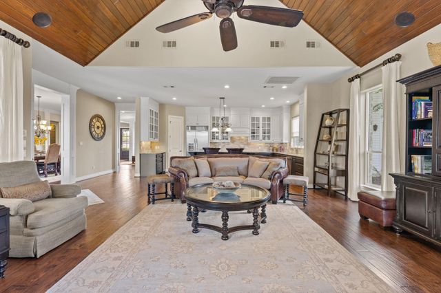 101 Diamond HL, Horseshoe Bay, TX 78657