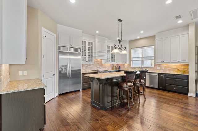 101 Diamond HL, Horseshoe Bay, TX 78657