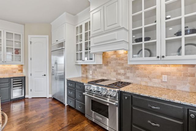 101 Diamond HL, Horseshoe Bay, TX 78657