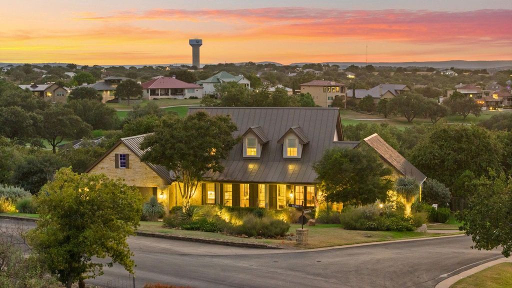 101 Diamond HL, Horseshoe Bay, TX 78657