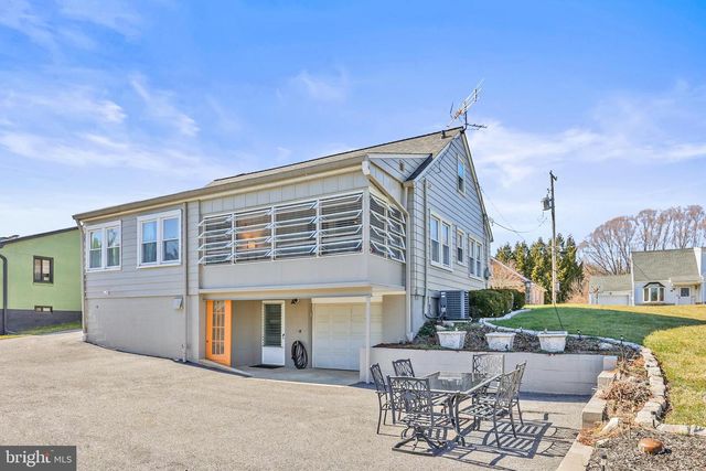 233 N 3RD ST, New Freedom, PA 17349