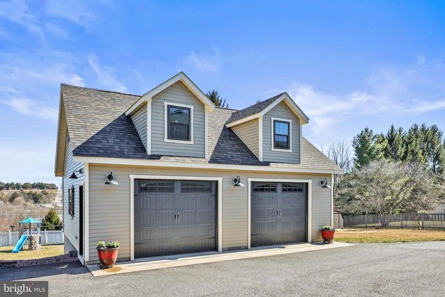 233 N 3RD ST, New Freedom, PA 17349