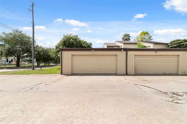 7122 S Dairy Ashford Road, Houston, TX 77072