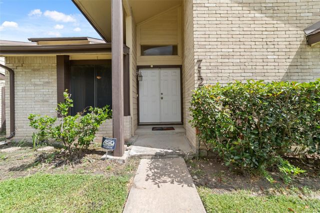 7122 S Dairy Ashford Road, Houston, TX 77072