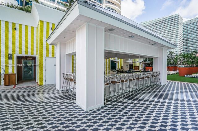 1300 S Miami Ave 1407, Miami, FL 33130