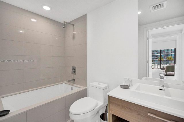 1300 S Miami Ave 1407, Miami, FL 33130