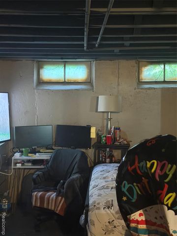 20026 Asbury Park, Detroit, MI 48235