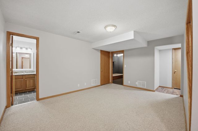 9818 W Bella Vista, Wichita, KS 67212