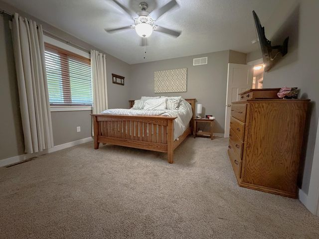 3221 Lakeridge Drive NW, Rochester, MN 55901