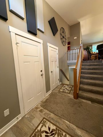 3221 Lakeridge Drive NW, Rochester, MN 55901