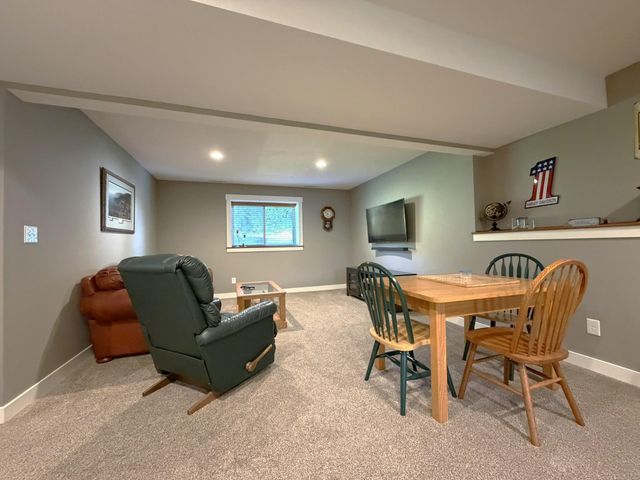 3221 Lakeridge Drive NW, Rochester, MN 55901