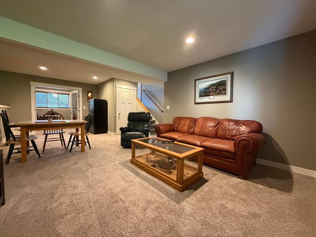3221 Lakeridge Drive NW, Rochester, MN 55901