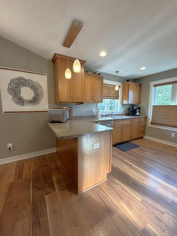 3221 Lakeridge Drive NW, Rochester, MN 55901