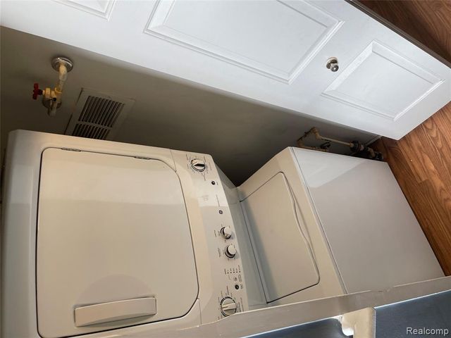 23343 Cornerstone Village Drive, Southfield, MI 48075