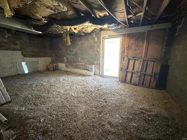 7427 N Red Hill Road, Ellettsville, IN 47429