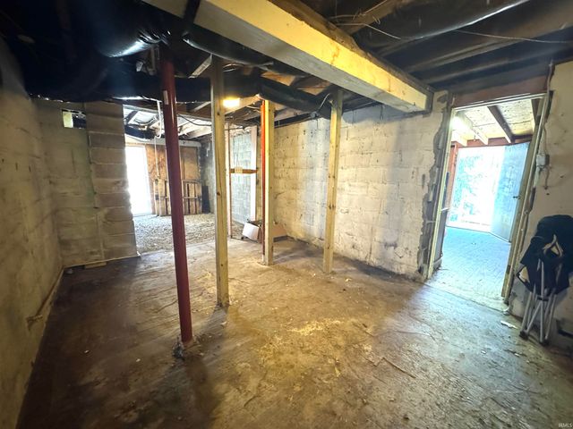 7427 N Red Hill Road, Ellettsville, IN 47429