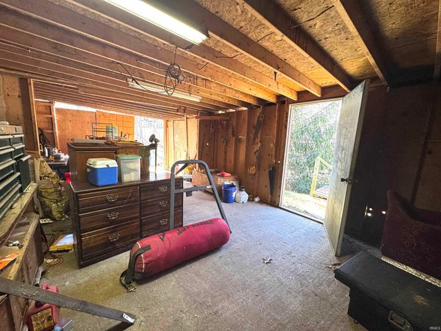 7427 N Red Hill Road, Ellettsville, IN 47429