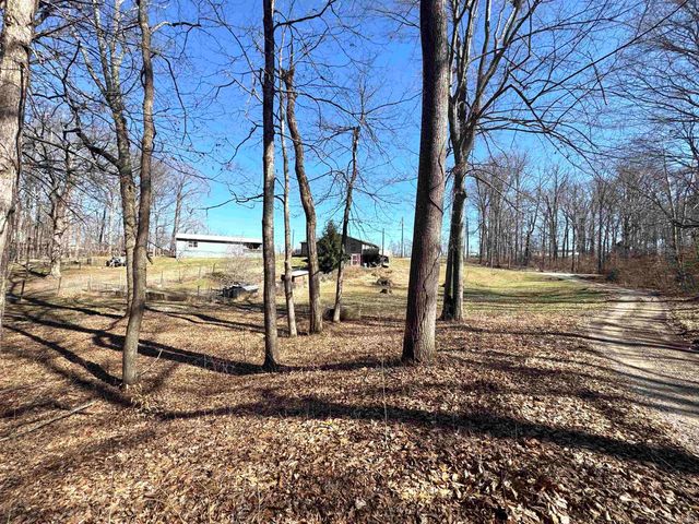7427 N Red Hill Road, Ellettsville, IN 47429