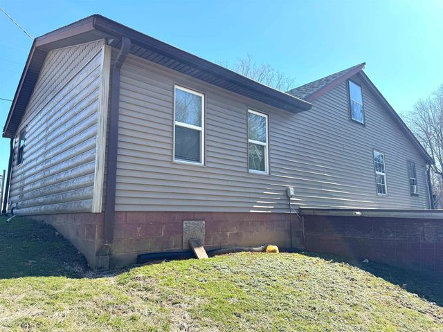 7427 N Red Hill Road, Ellettsville, IN 47429