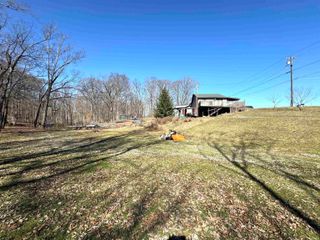 7427 N Red Hill Road, Ellettsville, IN 47429