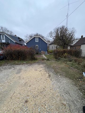 3157 S 8th STREET, Milwaukee, WI 53215