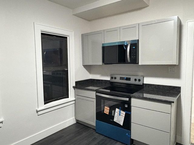 3157 S 8th STREET, Milwaukee, WI 53215