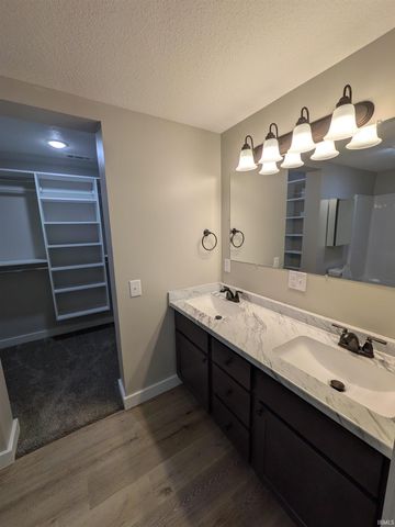 3337 E 1000 S-92 Road, Roanoke, IN 46783