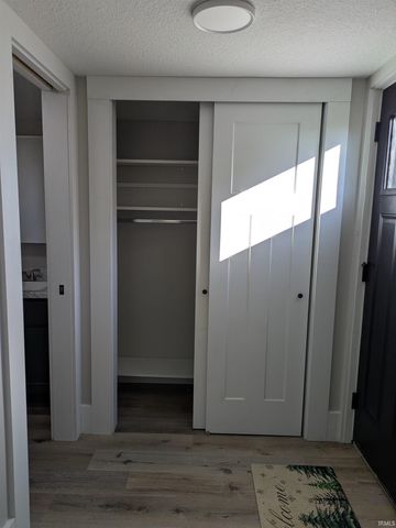 3337 E 1000 S-92 Road, Roanoke, IN 46783