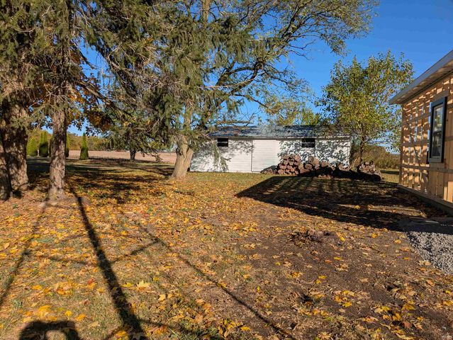 3337 E 1000 S-92 Road, Roanoke, IN 46783