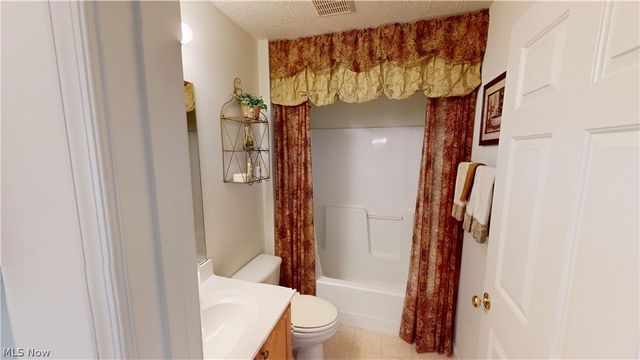 1003 Nature Wood Circle, Kent, OH 44240