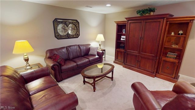 1003 Nature Wood Circle, Kent, OH 44240