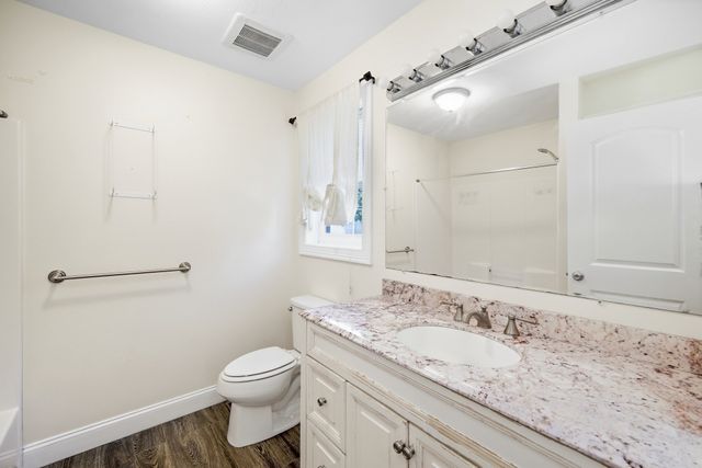 39 Mulberry St, Brockton, MA 02302