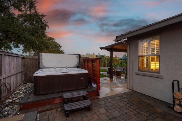 650 Castle Oaks Dr, Ione, CA 95640