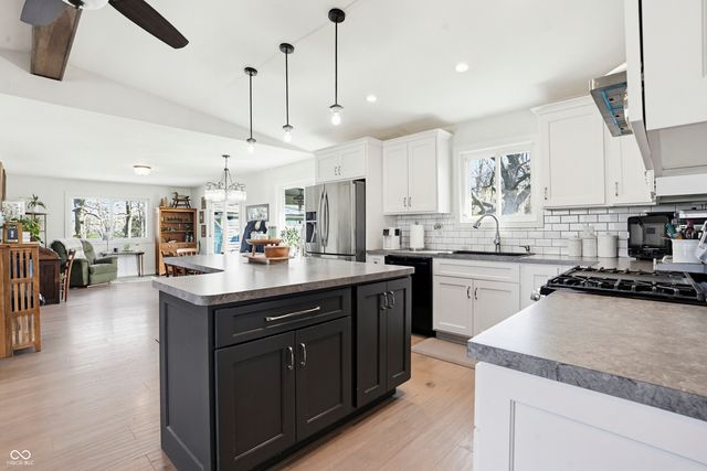 5523 S Nineveh Road, Franklin, IN 46131