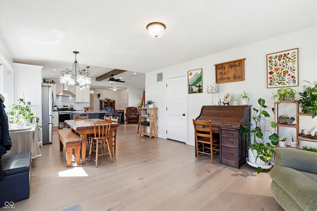5523 S Nineveh Road, Franklin, IN 46131