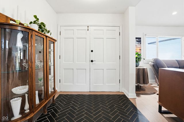 5523 S Nineveh Road, Franklin, IN 46131
