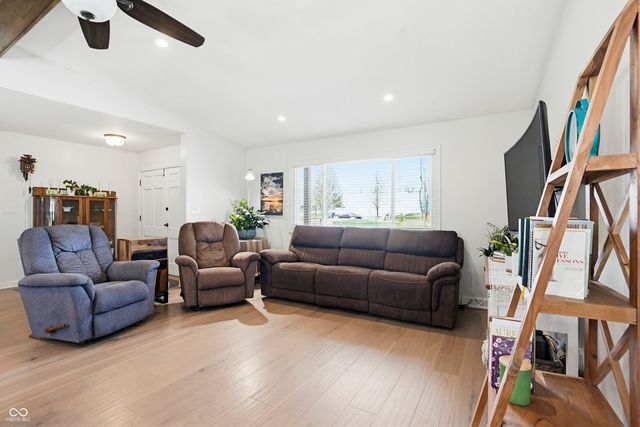 5523 S Nineveh Road, Franklin, IN 46131