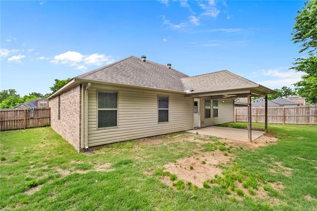 3472 Whispering Spring Avenue, Springdale, AR 72762