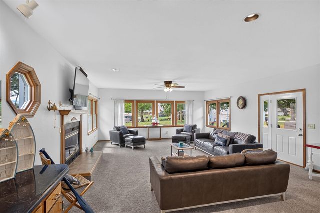 103 Paula Drive, Brooklyn, MI 49230