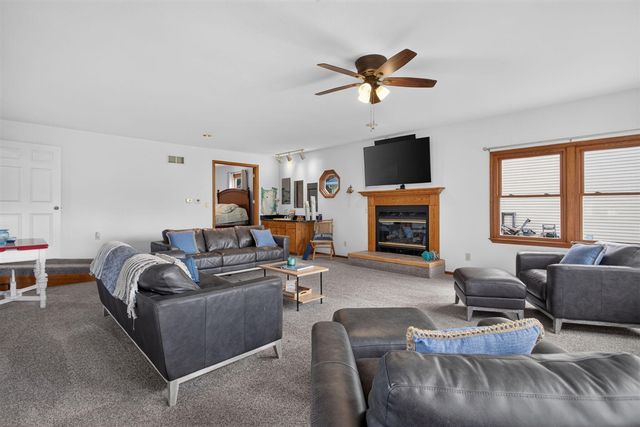 103 Paula Drive, Brooklyn, MI 49230