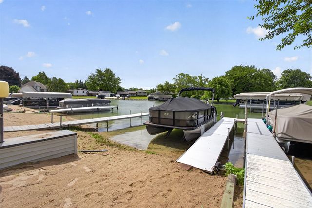 103 Paula Drive, Brooklyn, MI 49230