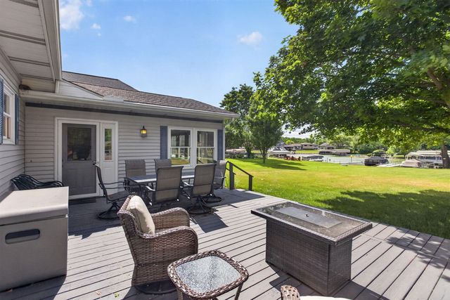 103 Paula Drive, Brooklyn, MI 49230