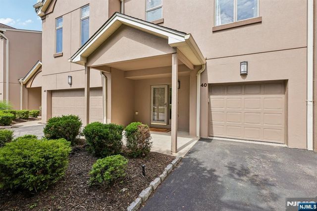 40 Rio Vista Drive, Allendale, NJ 07401