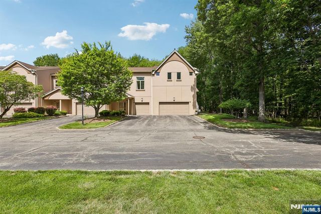 40 Rio Vista Drive, Allendale, NJ 07401