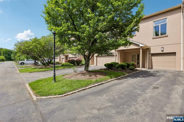 40 Rio Vista Drive, Allendale, NJ 07401