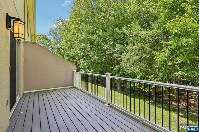 40 Rio Vista Drive, Allendale, NJ 07401