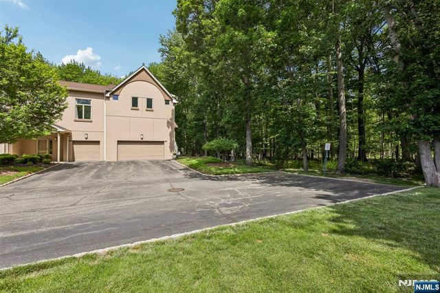 40 Rio Vista Drive, Allendale, NJ 07401