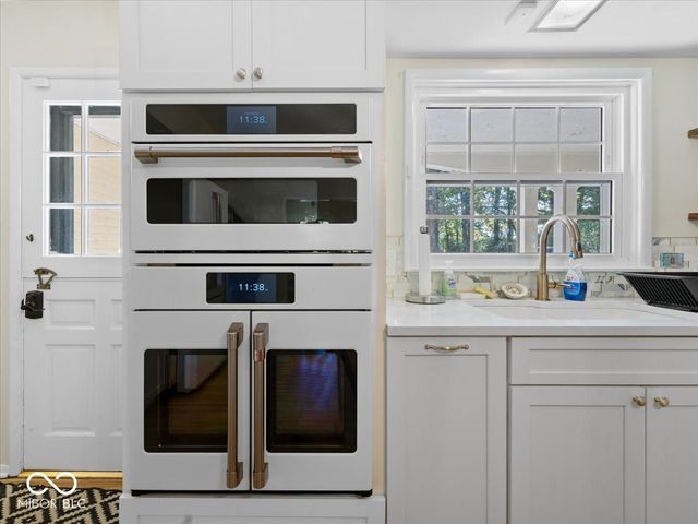9271 S 225 E, Flat Rock, IN 47234